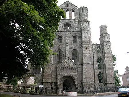 Kelso Abbey Feature Page on Undiscovered Scotland