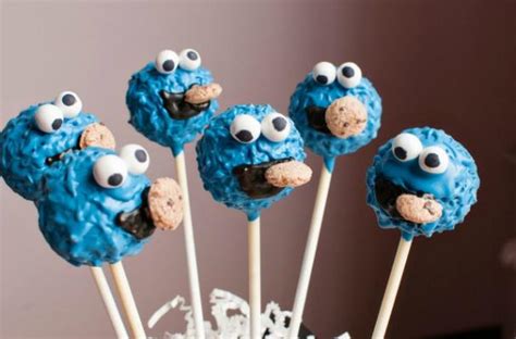 Foodista | Take a Trip to Sesame Street with Cookie Monster Cake Pops