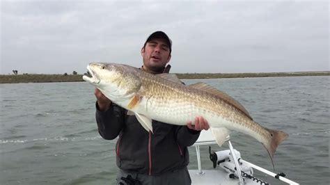 Fishing for Giant Trophy Redfish in the Texas Land Cut on light tackle - YouTube