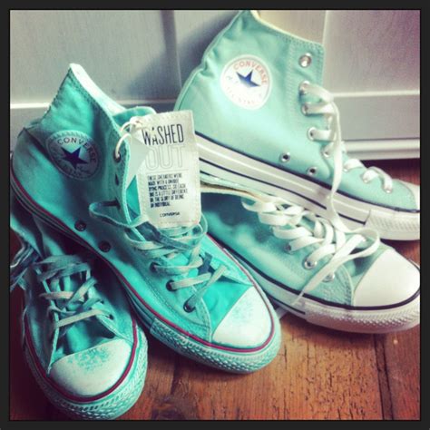 Turquoise converse shoes. This is one of my favorite colors too! Cool Converse, Converse All ...