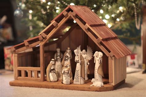 Rustic Nativity Stable Barn Christmas Decor by TheReclaimedNation | Nativity stable, Diy ...