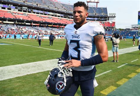 Tennessee Titans Roster Locks on Defense as OTAs Begin - Sports Illustrated Tennessee Titans ...