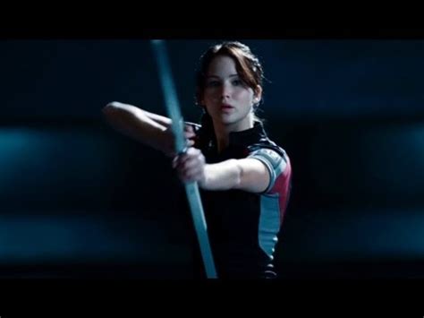 Jennifer Lawrence In Hunger Games With Bow