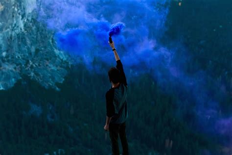 Free picture: recreation, smoke, blue, action, man, dark