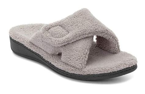 The 4 Best Women's Slippers With Arch Support