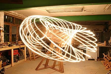 15 Fascinating Light Sculptures - Oddee