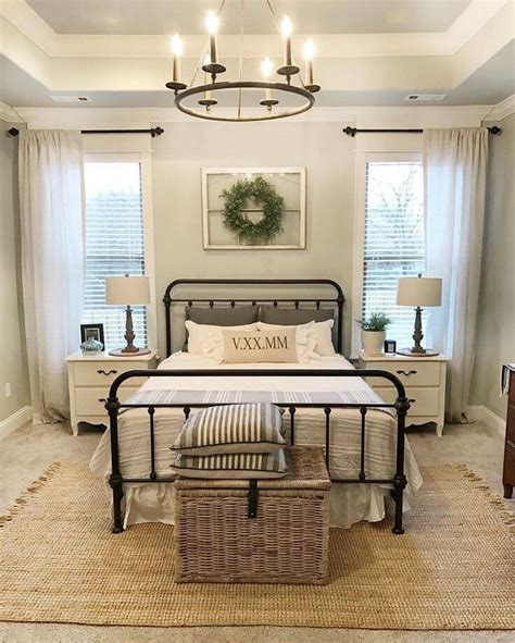 45+ Best Farmhouse Bedroom Design and Decor Ideas for 2021