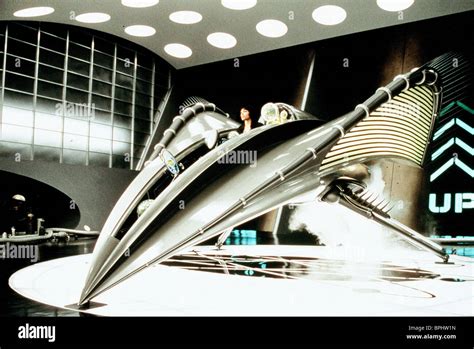 Mib 2 Rosario Dawson 2002 High Resolution Stock Photography and Images - Alamy