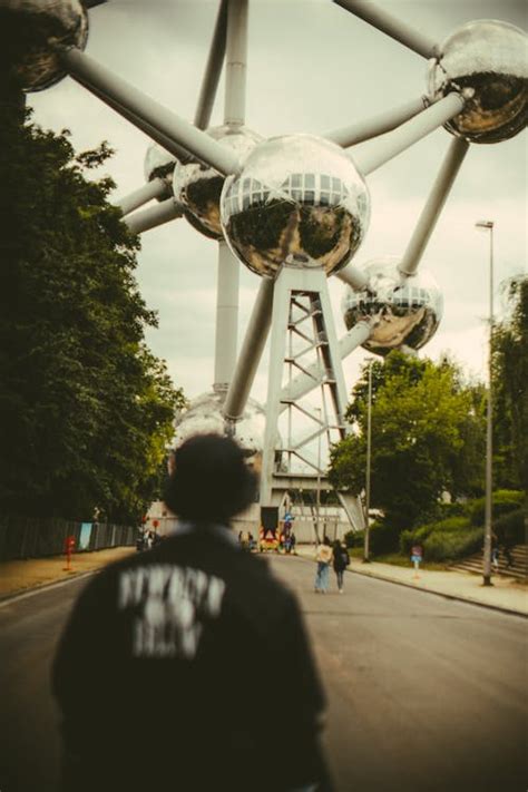 A Close-Up of the Atomium · Free Stock Photo