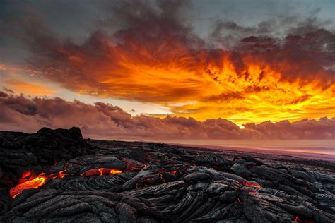 How to to Experience Hawaii’s Kilauea Volcano