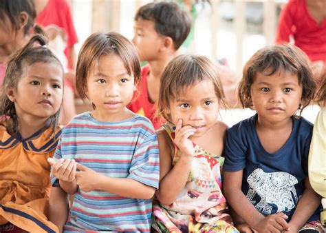 Premium Photo | Cambodian children in the slums at Poipet Cambodia.