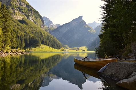 Alpine Lake in Switzerland | Best Pictures in the World