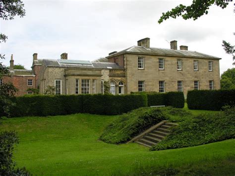 Saltmarshe Hall © George Robinson cc-by-sa/2.0 :: Geograph Britain and Ireland