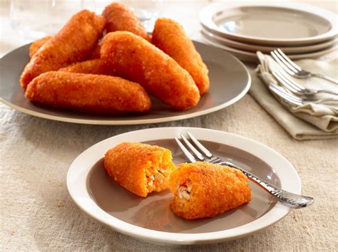 Alcapurrias – Stuffed Yuca Fritters