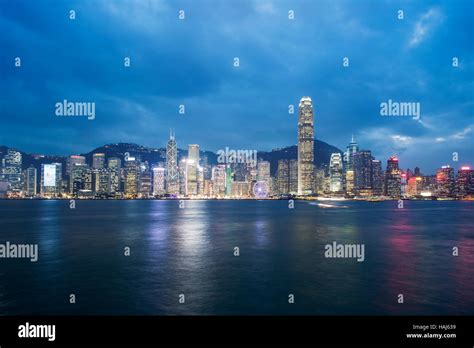 Hong Kong skyline at night Stock Photo - Alamy