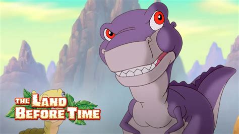 Chomper protects his friends! | The Land Before Time - YouTube