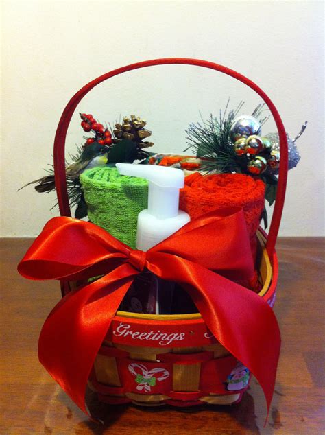 Christmas gift basket | Cheap christmas gifts, Christmas gift baskets, Easy diy christmas gifts