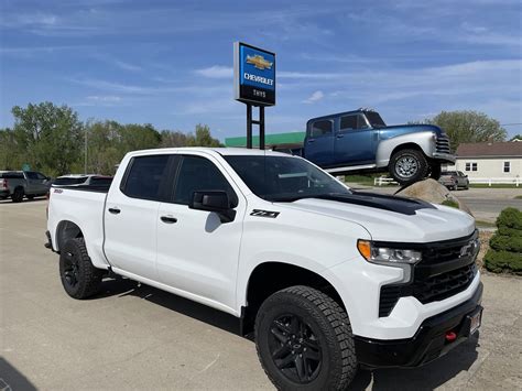 New 2023 Chevrolet Silverado 1500 LT Trail Boss Crew Cab Pickup in ...