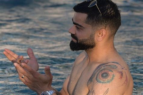 Virat Kohli News | Virat Kohlis Shirtless Photo During RCBs Pool ...