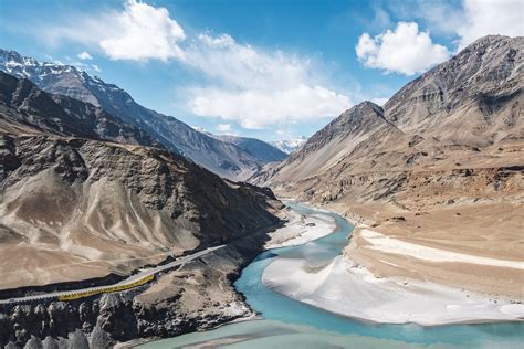 Exploring the Stunning Vistas of Nubra Valley