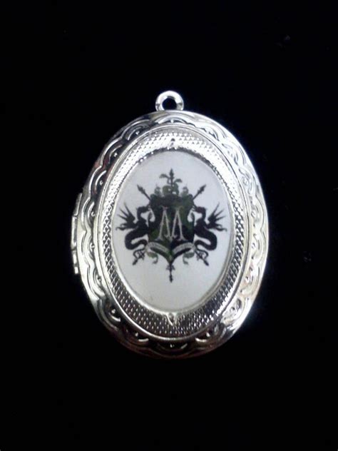 Malfoy Family Crest and Portrait Locket-Lost Heirloom