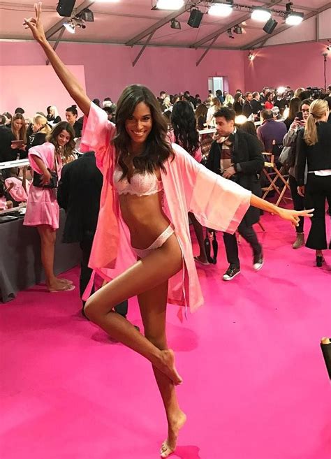 Pop Minute - Victoria Secret Fashion Show Behind Scenes Paris Photos ...