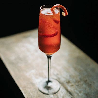 8 Sparkling Wine Cocktails to Try Now