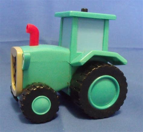 Toys Hasbro 2001 Bob the Builder 4 inch Talking Travis the Tractor ...