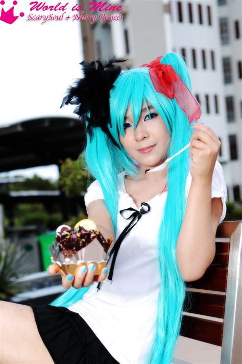 The Quest of The Photographer Wannabe: Hatsune Miku ~World is Mine ...