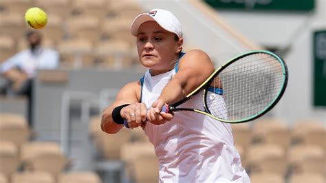 Ash Barty hip injury: French Open No. 1 seed withdraws from tourney - Sports Illustrated