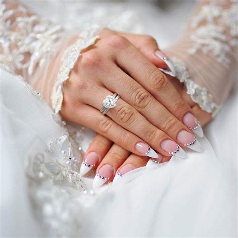 The 5 Best Wedding Nail Colors – Bebe Dulce