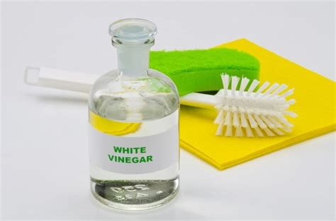 Where to Buy White Vinegar for Cleaning in the UK