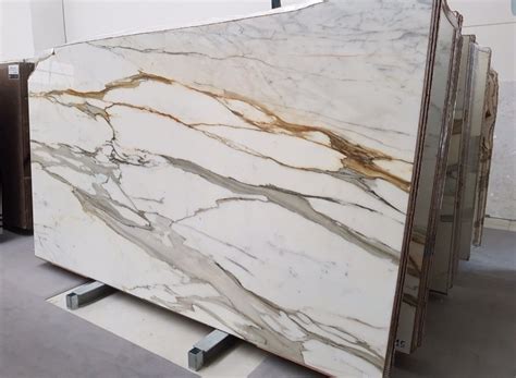 Calacatta Gold Italy | Calacatta gold marble, Gold marble, Calcutta gold marble kitchen