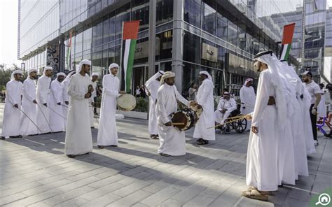 A Complete Guide to Emirati Traditions - MyBayut