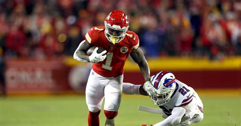 Chiefs bring back running back Jerick McKinnon on one-year deal ...