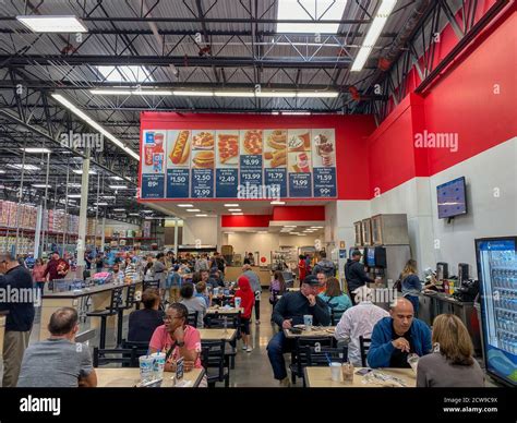 Sams club cafe hi-res stock photography and images - Alamy