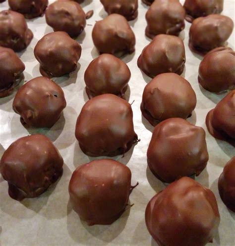 Baci (Italian Chocolate-Hazelnut Kisses)