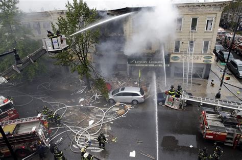 New York City explosion kills 1, hurts 3; gas leak suspected - Breitbart