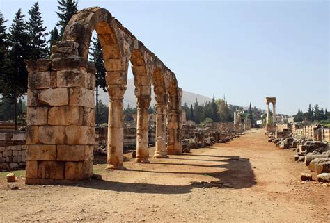 The history of Lebanon: LEBANESE HISTORICAL SITES