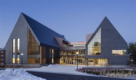 Gallery of SNHU Innovation and Design Education Building / HGA - 3