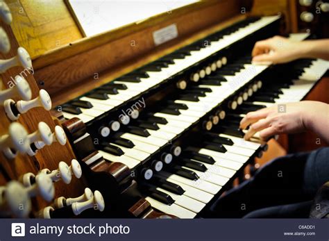 Pipe Organ Keyboard Stock Photos & Pipe Organ Keyboard Stock Images - Alamy