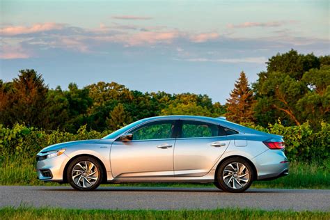 Review: The 2019 Honda Insight is a normal sedan at 55 mpg