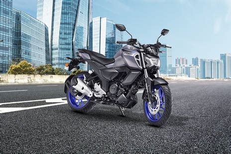 Yamaha FZS-FI V4 Deluxe On Road Price in Hyderabad, Secunderabad, Nagole & 2023 Offers, Images