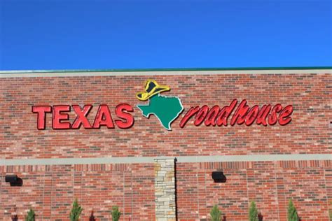 Does Texas Roadhouse Take Reservations? (2023 Updated)