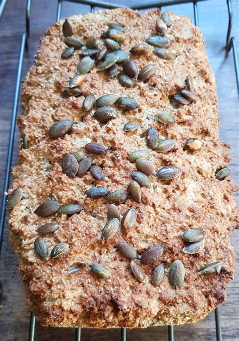 Quick and easy porridge bread recipe - low calorie porridge bread