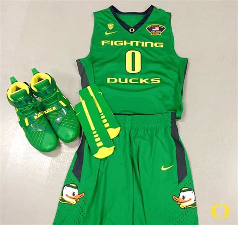 Oregon basketball uniform for tonight's game vs navy in hawaii honoring ...