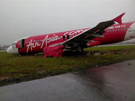 KapaL terBang TerhemPas ...AIRASIA