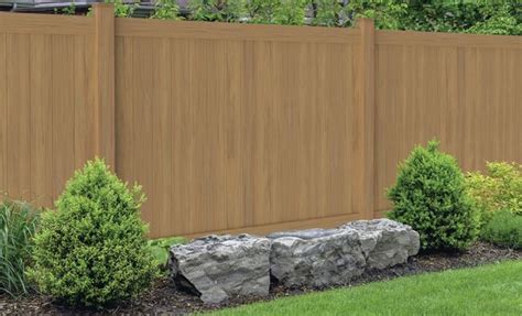 How to Choose the Right Vinyl Fence Color for Your Yard