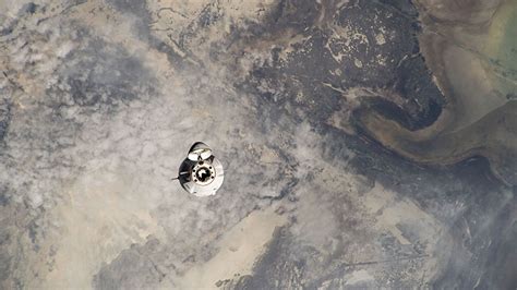 SpaceX Dragon Cargo Splashes Down, Returning Science to Earth – Space Station