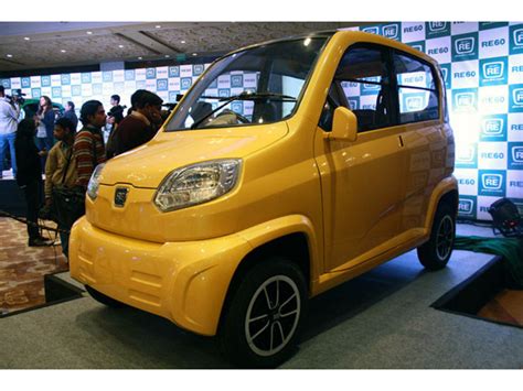 Bajaj RE60 Quadricycle - A good upgrade from motorbikes | CarTrade